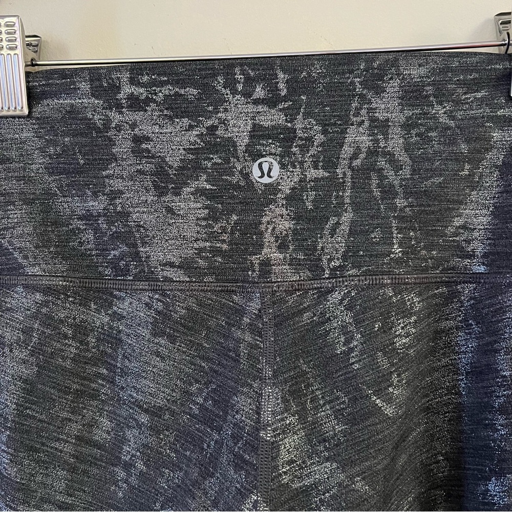 Lululemon Wunder Under High Rise Tight 28” inseam in Brindle Foil Size 6 - Picture 8 of 10